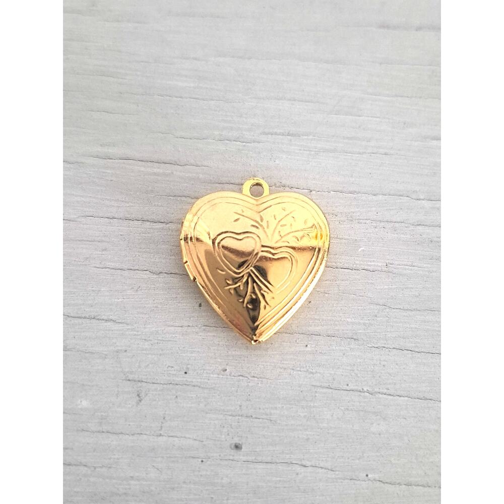 Vintage Goldtone Heart Locket